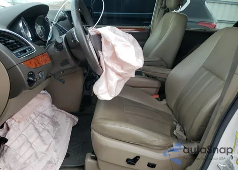 2016 Chrysler Town & Country Touring from USA, damaged, VIN 2C4RC1BGXGR149790